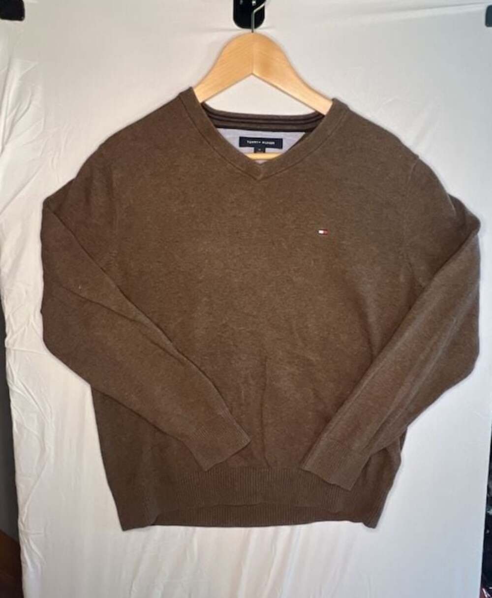 Tommy Hilfiger Men's Brown V-Neck 100% Cotton Long Sleeve Sweater